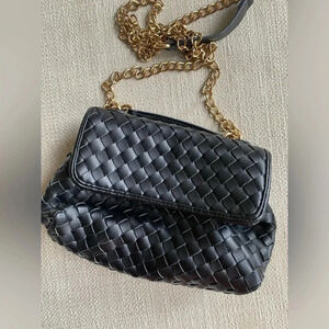 Sondra Roberts Squared Bag Women’s Woven Purse Black Crossbody Flap Gold Chain